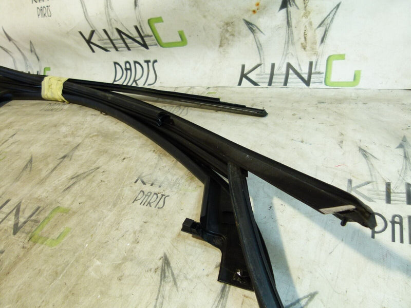 AUDI A4 S4 8W B9 2016-ON FRONT RIGHT DOOR FRAME SEAL TRIM SET 8W0867610