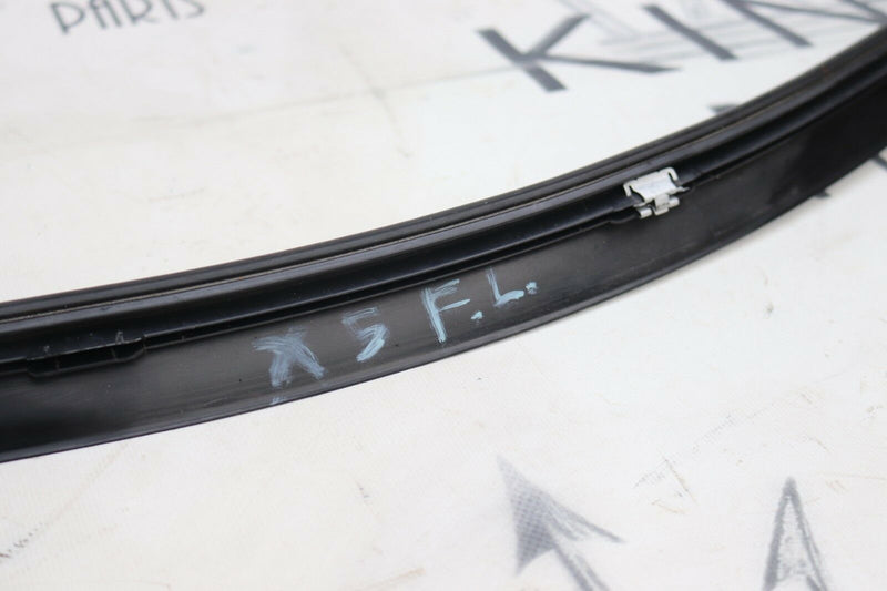 BMW X5 E53 2000-2006 FRONT LEFT DOOR OFFSIDE WINDOW FRAME COVER 8402507