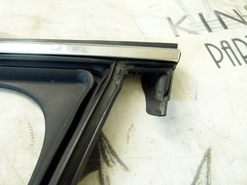 PEUGEOT 308 SW ESTATE 2017-21 FRONT LEFT DOOR RUBBER SEAL 9677894480