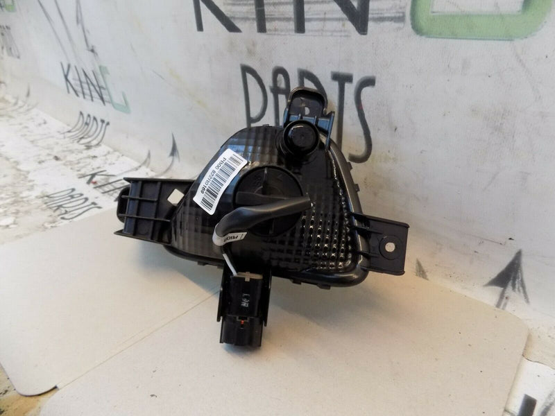 HYUNDAI i30 2017-2020  FRONT RIGHT HALOGEN DRIVER SIDE GENUINE 92208-G40