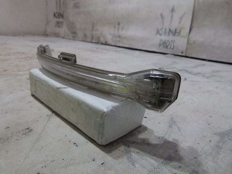 VOLKSWAGEN GOLF MK7 SPORTSVAN 2012-17 RIGHT MIRROR INDICATOR 5G0949102