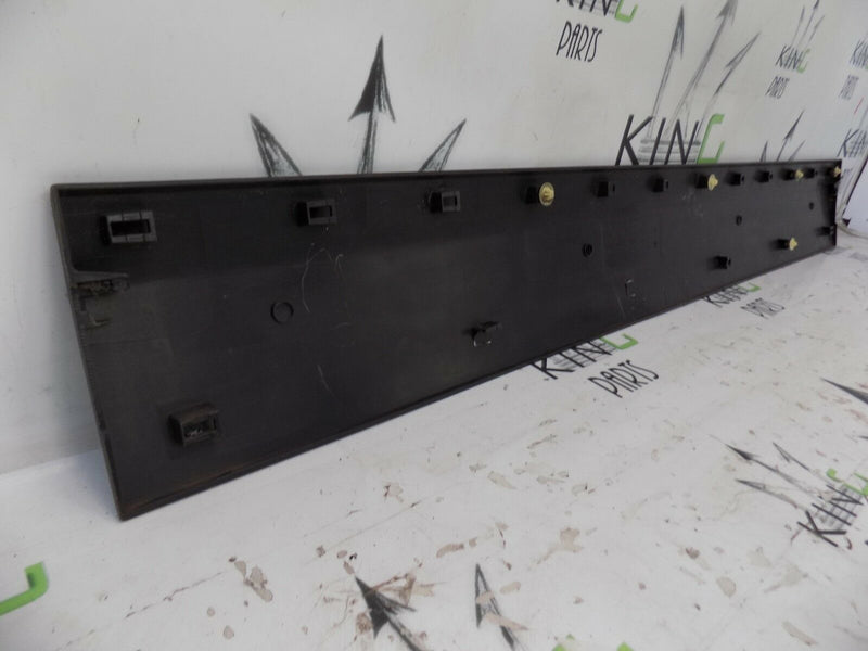 MERCEDES SPRINTER 2006-ON LEFT SIDE MIDDLE SLIGHT TRIM MOULDING