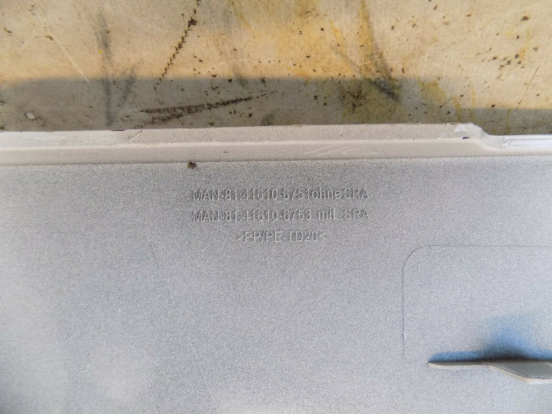 MAN TGX EURO 6 2020+ LEFT BUMPER CORNER HEADLIGHT SURROUND WHITE MAN-8141610