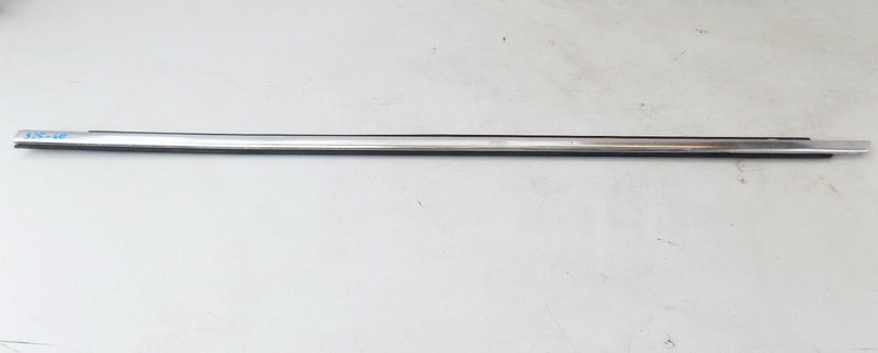 AUDI A6 / A6 QUATRO 2005-11 Front Left Side Window Moulding 4F0853283C (S25-40)