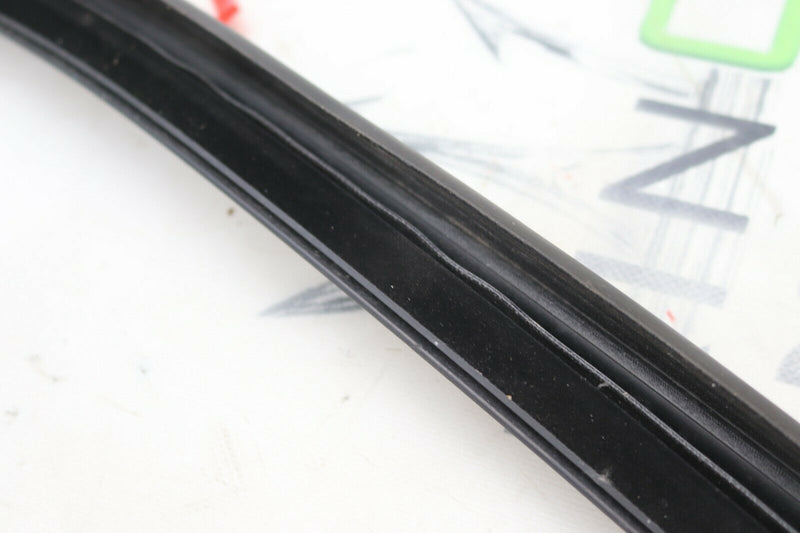 MINI COUNTRYMAN R60 2010-2016 FRONT RIGHT DOOR WINDOW SEAL GUIDE TRIM 9800548