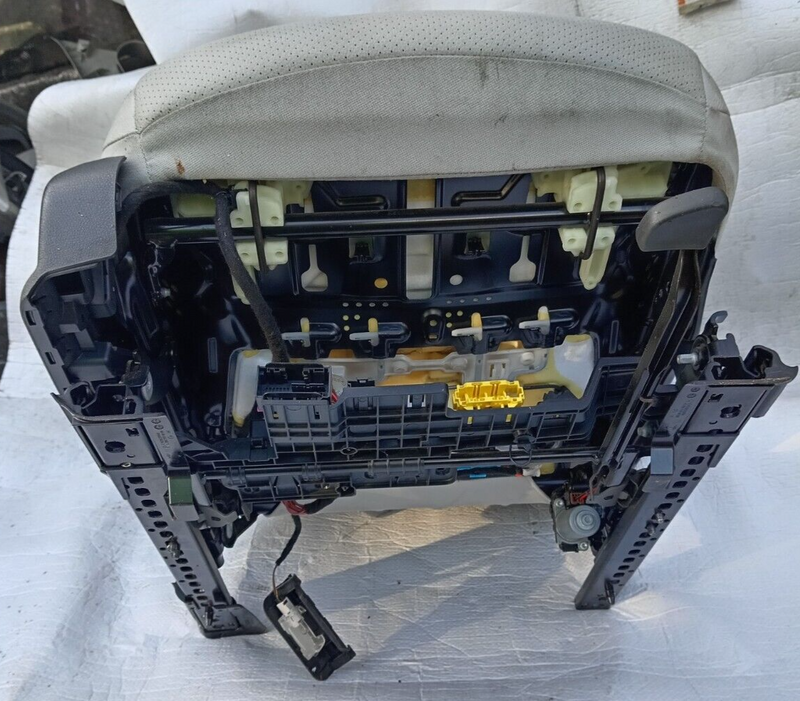 MERCEDES C CLASS W205 2014-2021 DRIVER LEATHER HEATED SEAT  SPARE OR REPAIR #