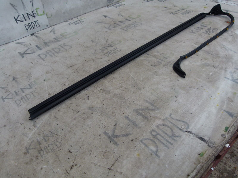 VW SCIROCCO MK3 2008-14 FRONT LEFT DOOR RUBBER SEAL GENUINE 1K8837480