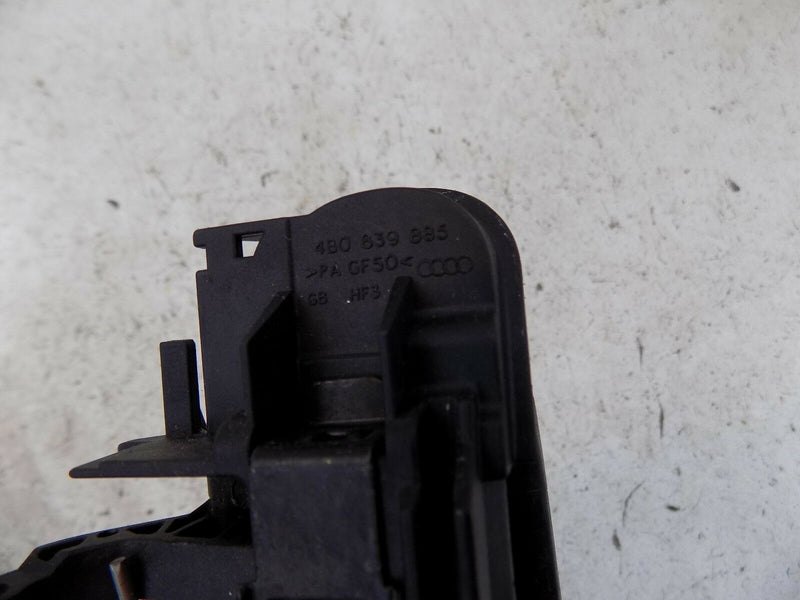 Audi A3 8P FRONT LEFT DOOR HANDLE IN GRAY LEFT SIDE NSF 4B0839885 (S28-08 /09)