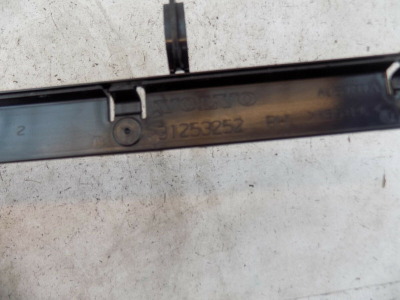 VOLVO XC60 2010-2016 Exterior-Rocker Panel Molding Trim Right 31253163 (S25-16)