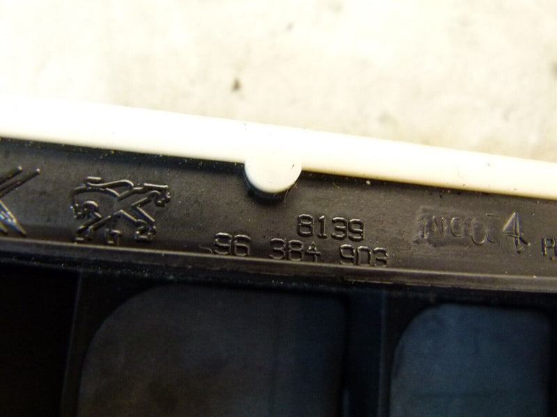 PEUGEOT 308 SW ESTATE 2017-21 AIR CONDITION VENTILATION TRIM 96384903