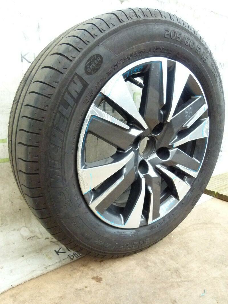 PEUGEOT 2008 16" 6,5JX16H2 CH4-20 ALLOY WHEEL 9813836677 TYRE 205/60 R16