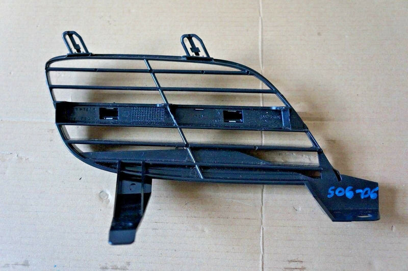 Nissan Almera MK2 N16 Passager Left Side Front Grill - 62322 BM400 (S06-06)
