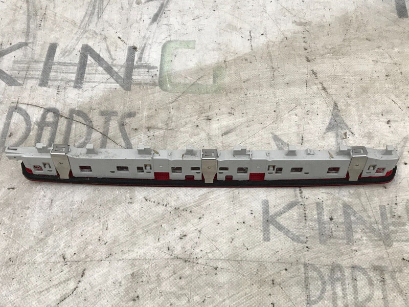 AUDI A4 S4 B7 AVANT 2004-2008 GENUINE REAR STOP LED THIRD BRAKE LIGHT 8E9945097B