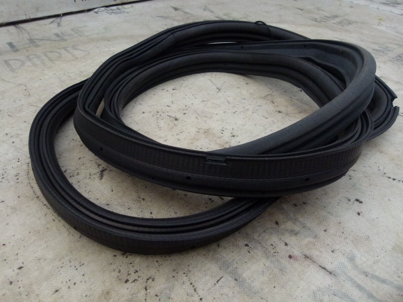 FORD MONDEO ESTATE MK5 2014-2022 TAILGATE WEATHERSTRIP GENUINE 2131658
