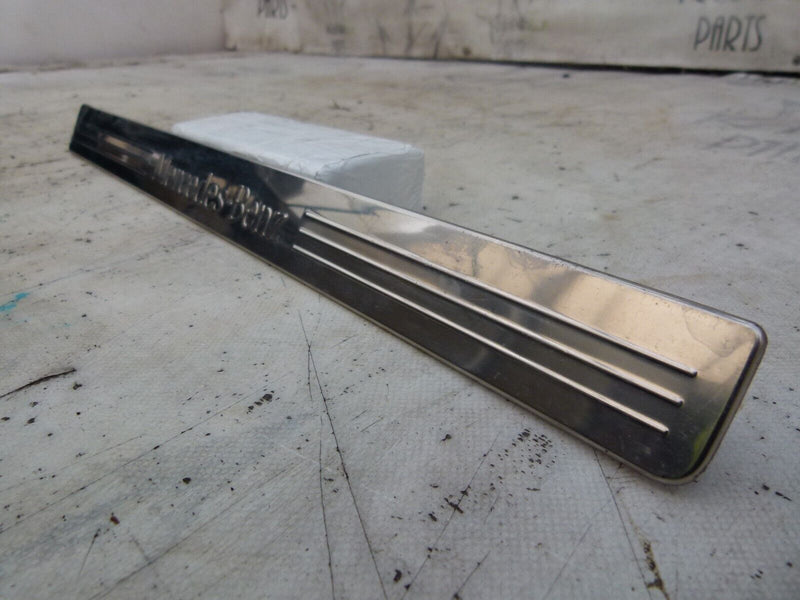 MERCEDES C W204 2007-2011 FRONT RIGHT SILL TRIM GENUINE A2046800135