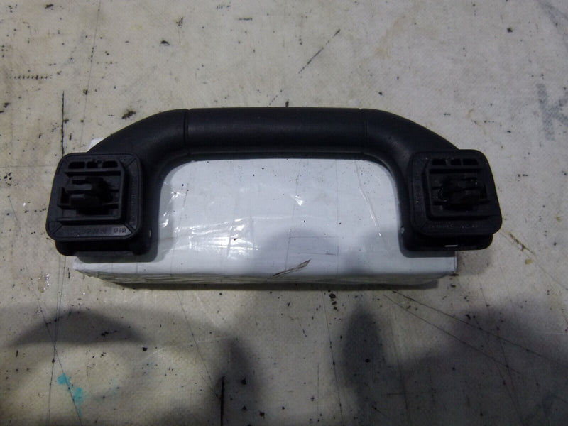 MERCEDES C W204 2007-2011 FRONT RIGHT ROOF GRAB HANDLE GENUINE A2048100051