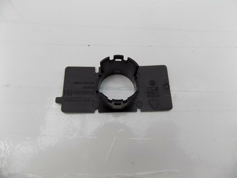 VOLVO XC40 2018-ON FRONT BUMPER RH SIDE PARKING SENSOR BRACKET 31449354 /S50-27