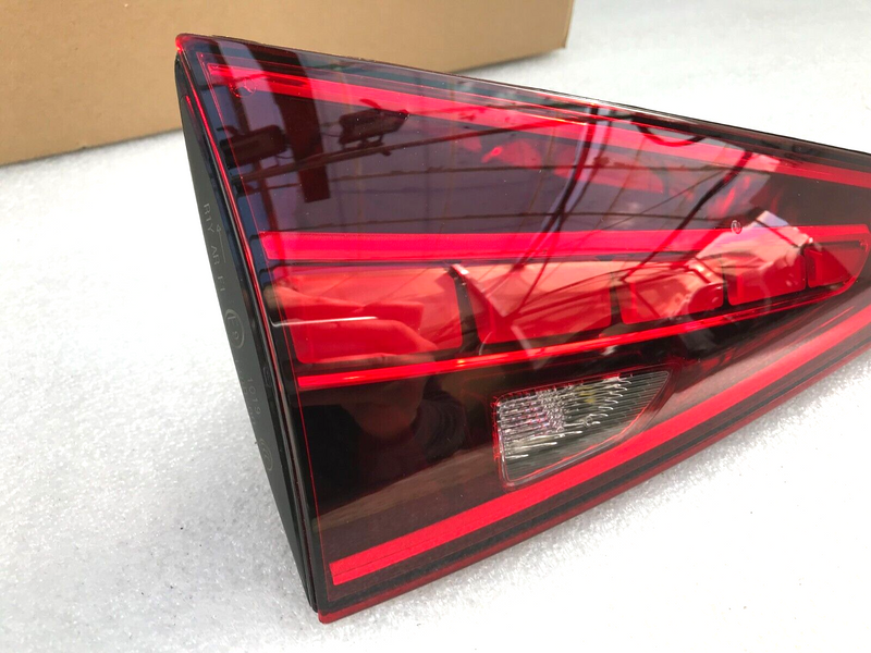 MERCEDES W206 ESTATE 2021-ON *10 PIN REAR TAIL LIGHT LEFT PASSENGER A2069060901