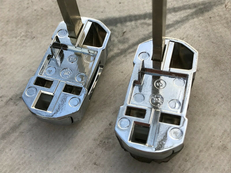 ROLLS ROYCE - *ORIGINAL x2 KEY BLADE ! FUEL CAP LOCK. KEY's AND CHROME COVER KEY