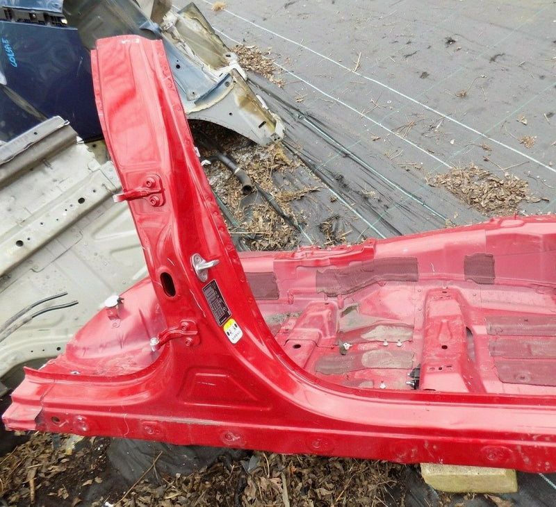 JAGUAR XJ 351 RIGHT SIDE BODY CUT PART QUARTER PANEL PILLAR B