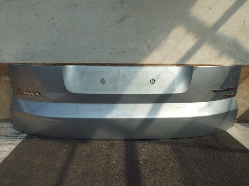 FORD S MAX S-MAX TITANIUM 2006-2010 LOWER TAILGATE COVER BOOTLID SILVER (A8336)