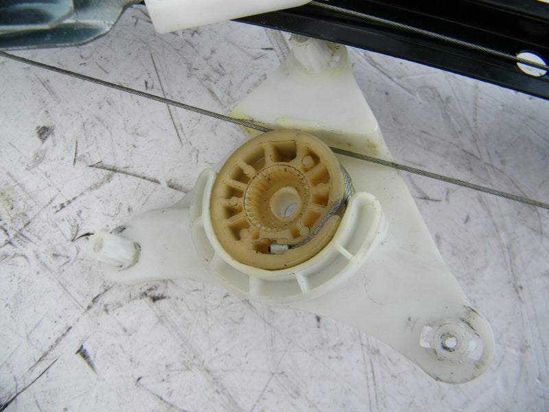 MERCEDES W212 2010-2015 FRONT DOOR WINDOW MECHANISM REGULATOR LEFT SIDE N/S