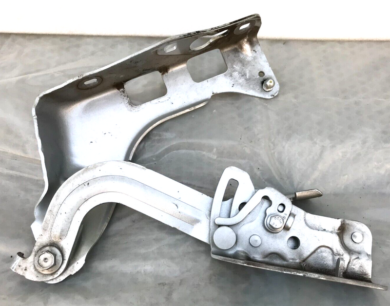 MERCEDES GLC X253 2016-2023 RIGHT DRIVER SIDE HINGE BONNET GENUINE A2538800228