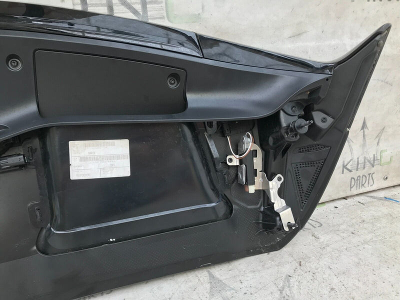 LAND ROVER VELAR L560 - BOOT LID SPOILER PANEL & THIRD BRAKE LIGHT STOP