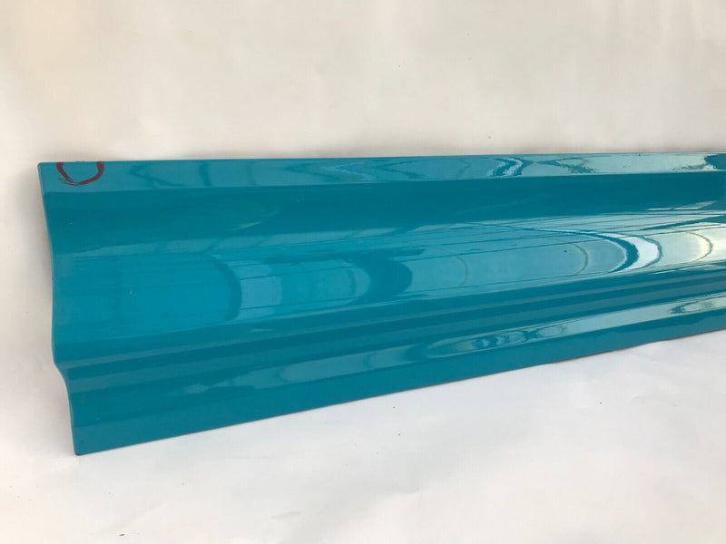 PORSCHE MACAN S T GTS 2022  FRONT DOOR PANEL TRIM MOULDING RIGHT SIDE 95B837890