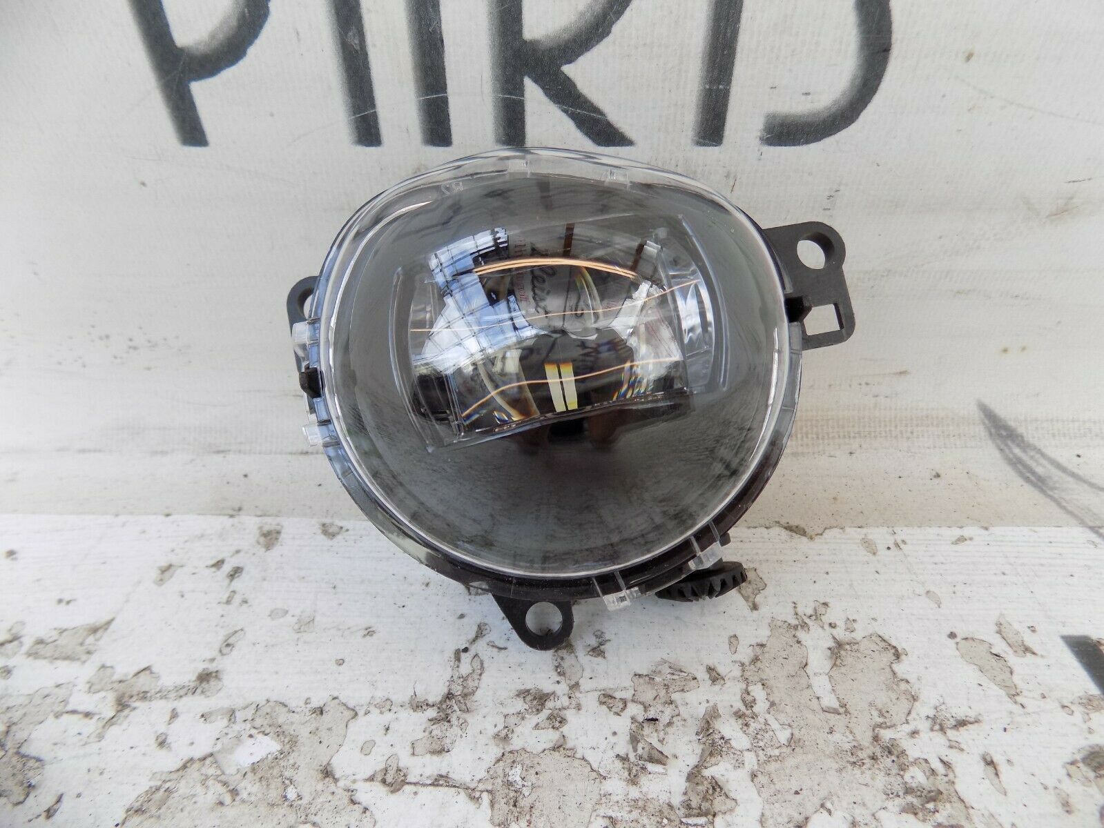 VOLVO V90 S90 RHD FRONT RH HALOGEN FOG LIGHTS COMPLETE 32228795