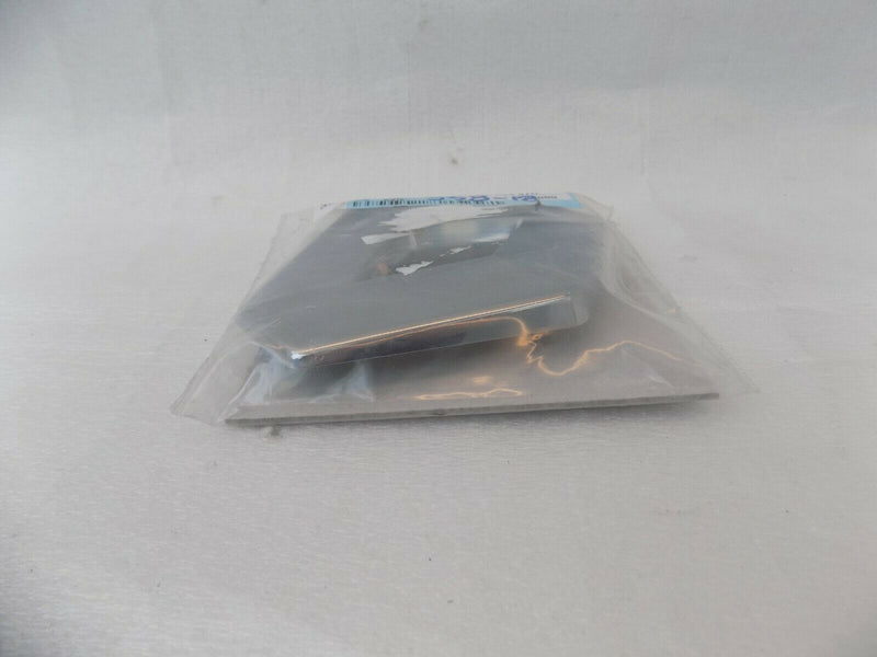 RENAULT TRAFIC 2014-ON REAR BADGE EMBLEM LOGO *NEW* 908897437R /S58-18