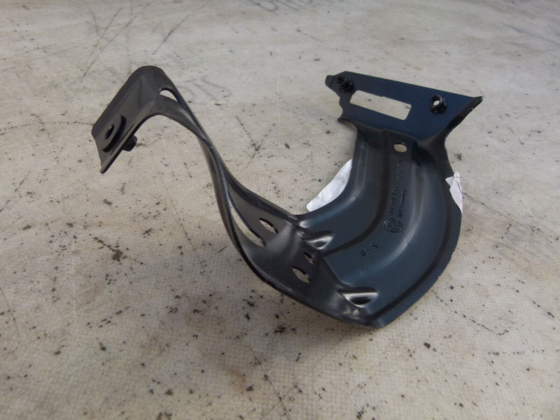 VW TOURAN MK2 2015-ON FRONT RIGHT WING FENDER BRACKET GENUINE 5TA821136