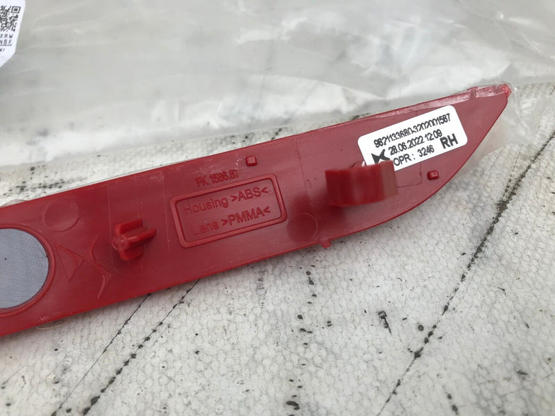 DS3 CROSSBACK 2016-18 REAR BUMPER RIGHT REFLECTOR GENUINE 9821133680