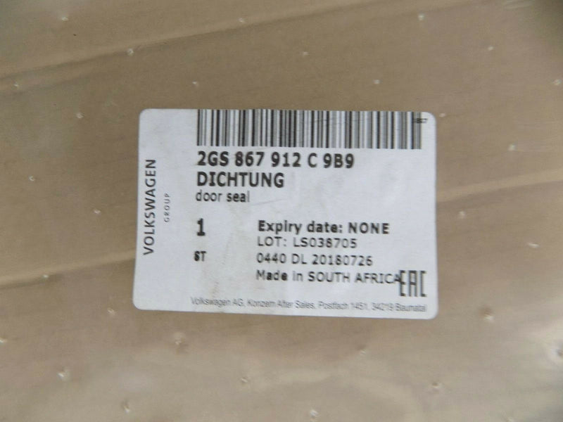 VOLKSWAGEN GENUINE DOOR SEAL *NEW* 2GS867912C 9B9 /B05-09