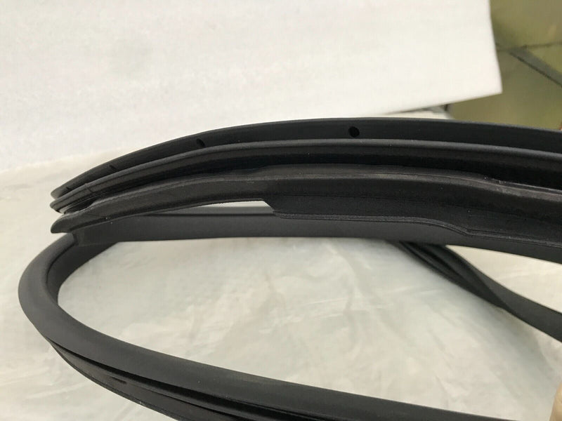 MERCEDES GLC X253 2016-21 REAR DOOR RIGHT SIDE RUBBER SEAL GENUINE A2536970251