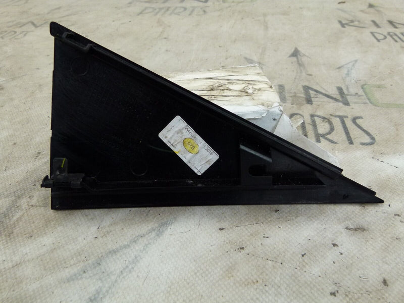 SEAT ATECA 2016-20 REAR LEFT DOOR WINDOW CORNER TRIM GENUINE 575839637