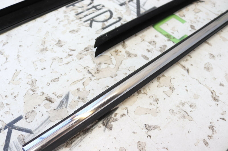 MINI ONE/ S/ COOPER F55 2014-ON 5DR REAR RIGHT WINDOW GUIDE SEAL INNER TRIM SET