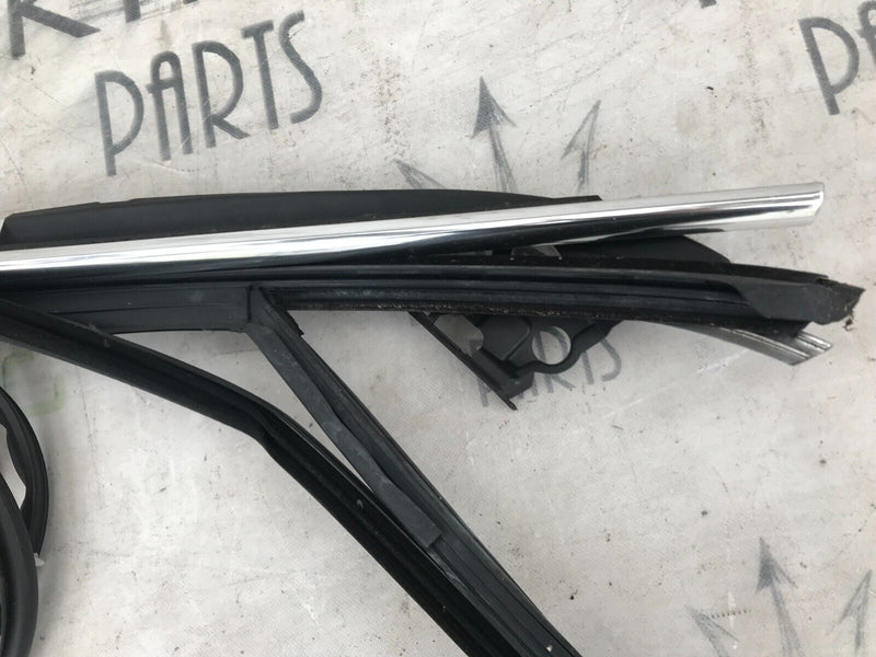 VAUXHALL INSIGNIA A 08-16 SET FRONT WINDOW LEFT SIDE FRAME, RUBBER, TRIM COVER