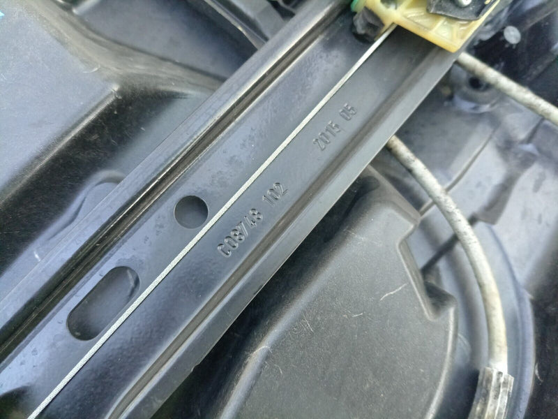 MERCEDES W205 C CLASS 14-21 FRONT LEFT WINDOW REGULATOR PANEL A20555408406 #