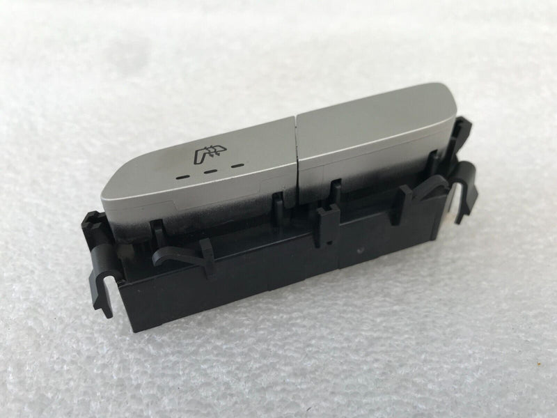 MERCEDES GLC AMG X253 16-23 RIGHT SIDE FRONT DOOR SEAT HEATED SWITCH A2139057502