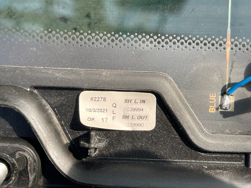 PORSCHE MACAN S 95B RIGHT SIDE REAR DOOR QUARTER WINDOW GLASS ! BLACK TINT