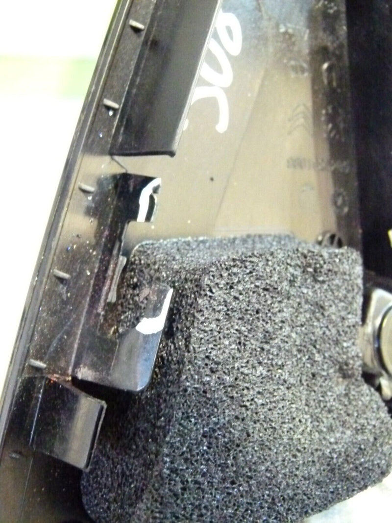 PEUGEOT 308 SW ESTATE 2017-21 REAR LEFT EXTERIOR DOOR TIRM 9801025280