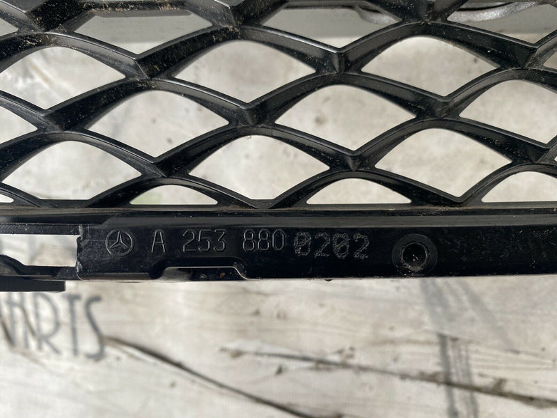 MERCEDES-BENZ GLC W253  FRONT BUMPER TOP GRILL  A253 880 0202 GENUINE SILVER
