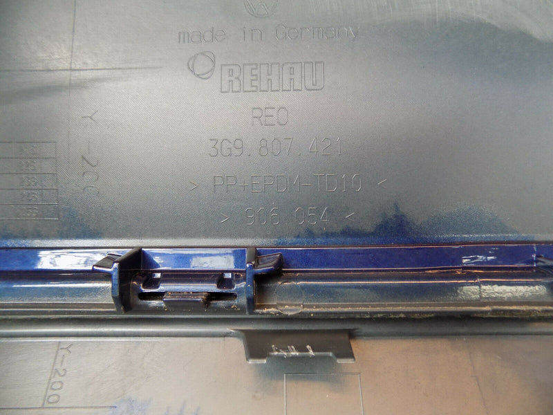 VW PASSAT B8 3G VARIANT ESTATE 2015-18 REAR BUMPER GENUINE PDC 3G9807421