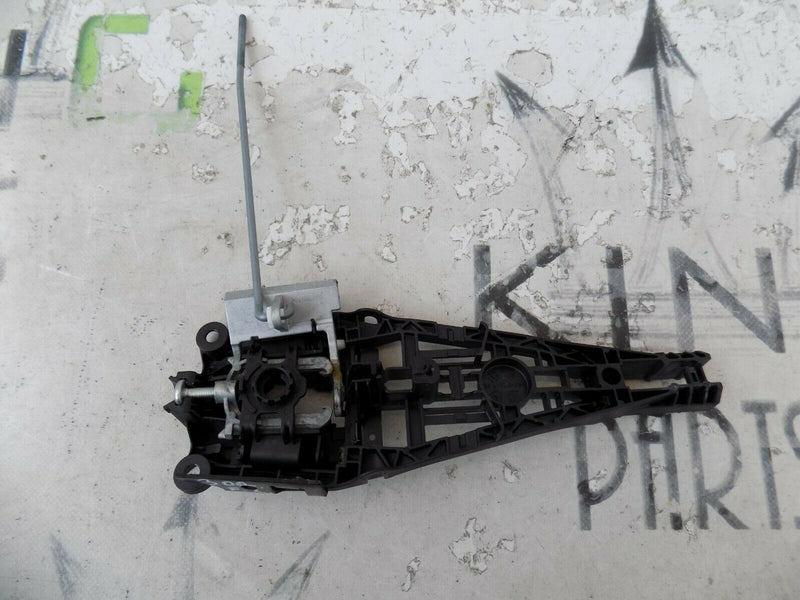 VAUXHALL CORSA E 2014-2019 FRONT LEFT DOOR 3DR HANDLE BRACKET 14420201LH