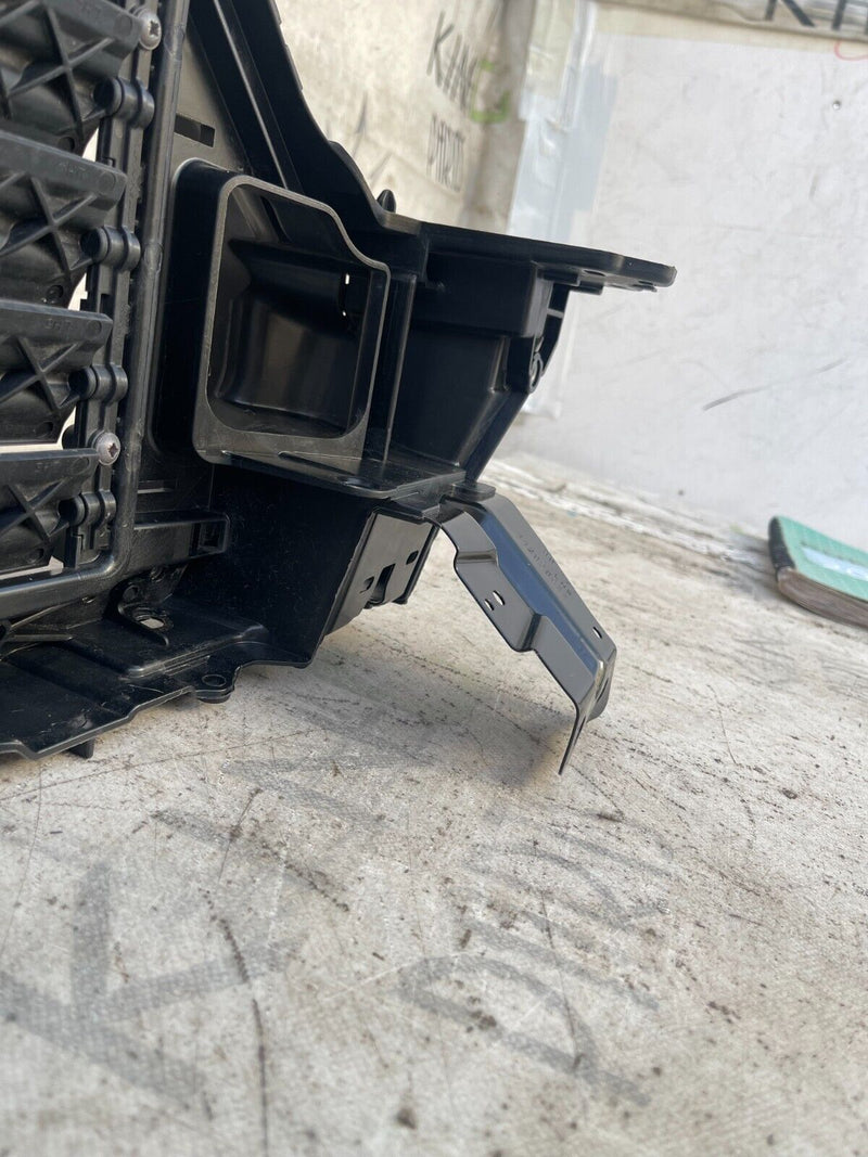VOLVO XC60 2017-2021 FRONT AIR INTAKE CURTAIN AD0X5