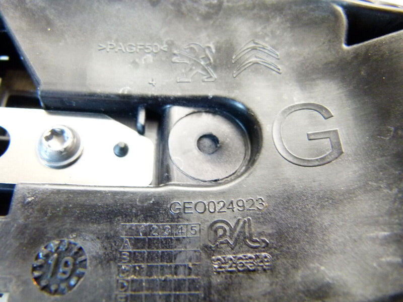 PEUGEOT 308 SW ESTATE 2017-21 FRONT LEFT DOOR HANDLE BRACKET 9802977580