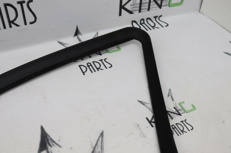 BMW X5 E53 2000-2006 FRONT RIGHT DOOR OFFSIDE WINDOW FRAME COVER 8402508