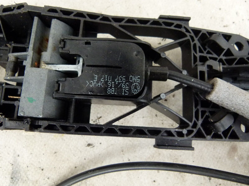 VW UP 2011-16 FRONT LEFT DOOR LOCK AND HANDLE BRACKET GENUINE 1S2837015