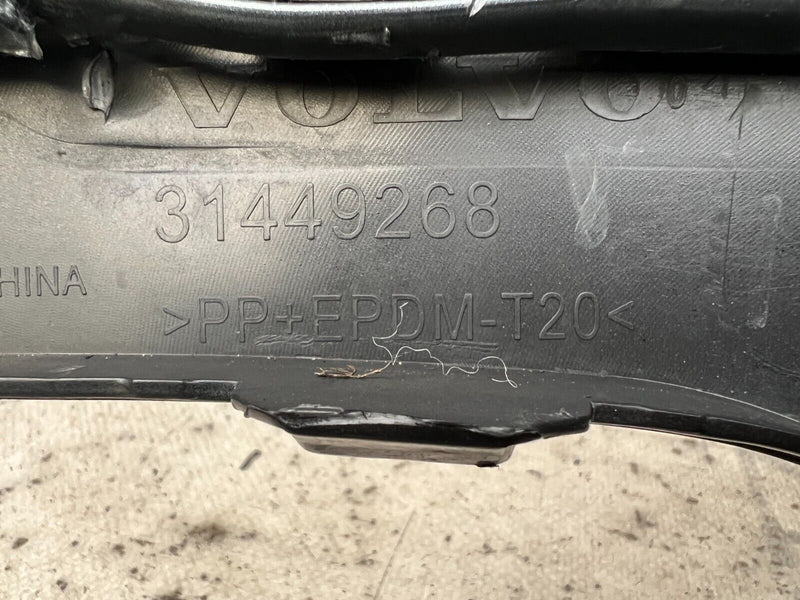 VOLVO XC60 II R-DESIGN 2017-2021 REAR BUMPER PDC GENUINE 31425206